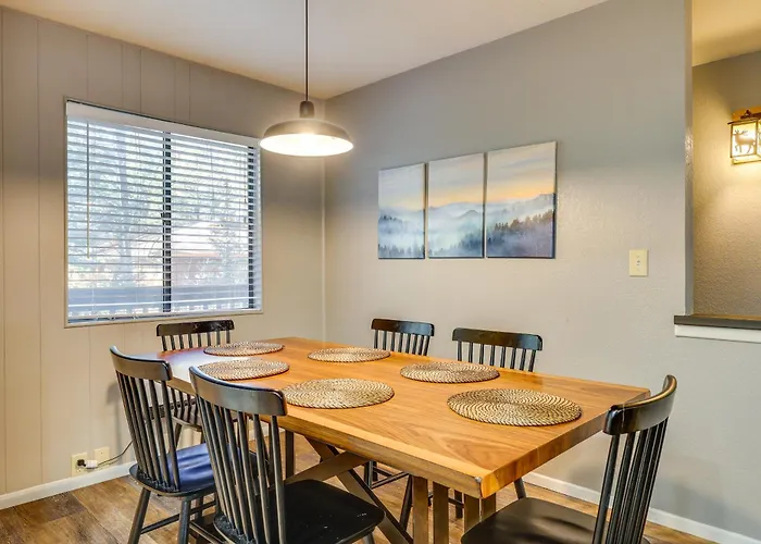 Luxe White Mountain Condo: Addt'l On-site Holiday home *
