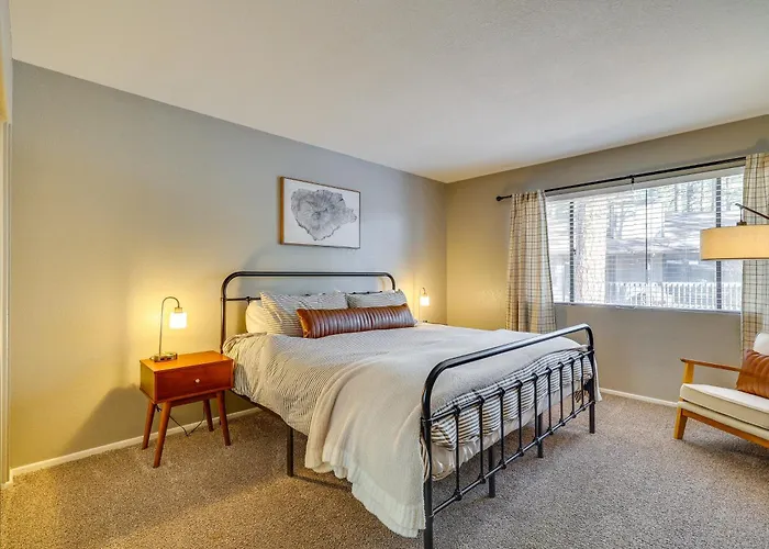 Luxe White Mountain Condo: Addt'l On-site Holiday home